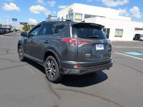 Used 2017 Toyota RAV4 LE image 3