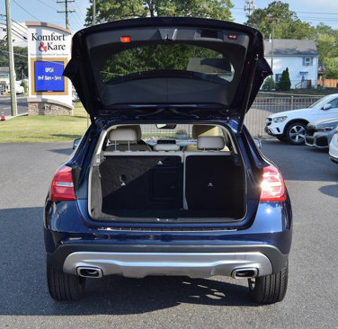 Used 2017 Mercedes-Benz GLA 250 4MATIC w/ Premium Package image 9