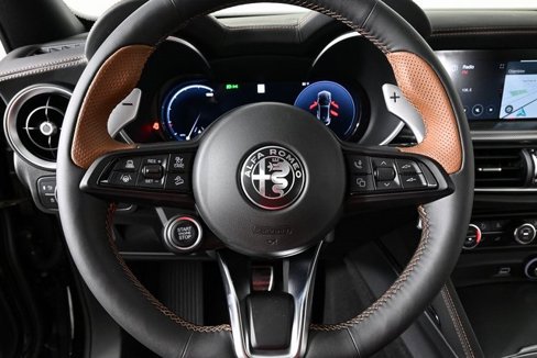 New 2025 Alfa Romeo Stelvio Sprint image 10