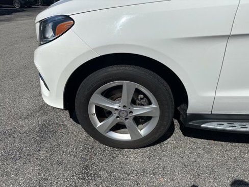 Certified 2017 Mercedes-Benz GLE 350 4MATIC image 11