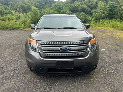 Used 2013 Ford Explorer XLT image 2
