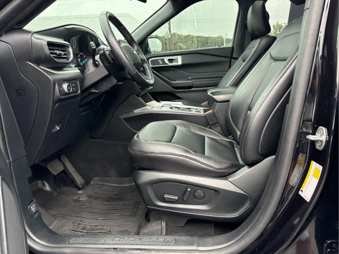 Used 2020 Ford Explorer XLT w/ Equipment Group 202A image 8