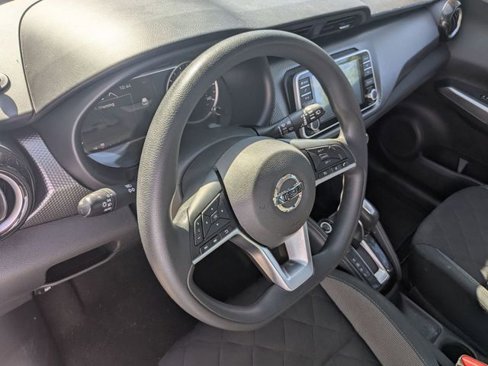 Used 2020 Nissan Kicks SV image 14
