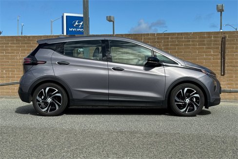 Used 2022 Chevrolet Bolt LT w/ Infotainment Package image 2