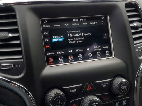 Used 2018 Jeep Grand Cherokee Laredo image 22