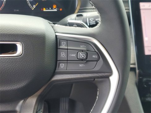 New 2025 Jeep Grand Cherokee Limited w/ Black Appearance Package image 23