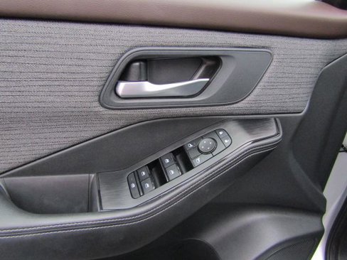 Used 2022 Nissan Rogue SV image 20