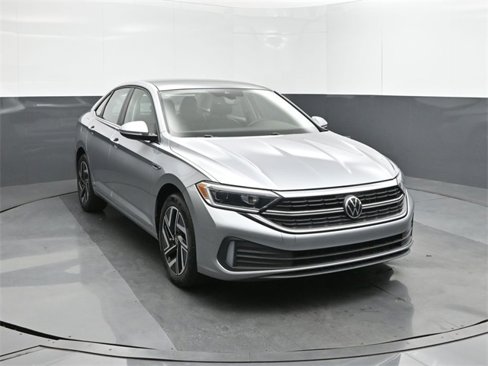 Certified 2022 Volkswagen Jetta SEL image 22