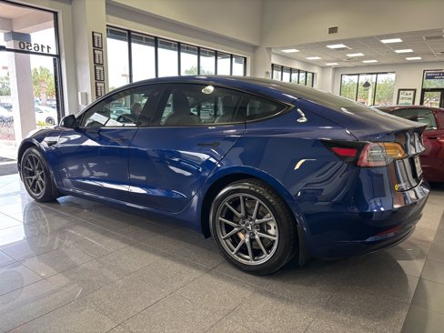 Used 2021 Tesla Model 3 Standard Range Plus image 3