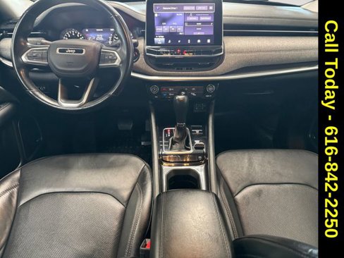 Used 2022 Jeep Compass Latitude w/ Sun and Sound Group image 15