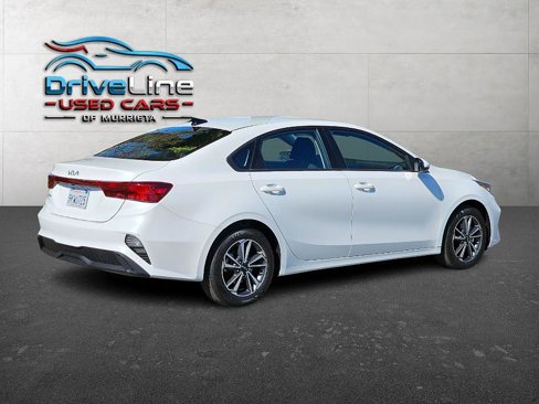 Used 2022 Kia Forte LXS image 2