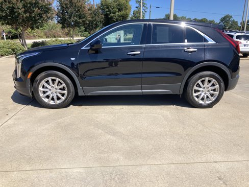 Used 2021 Cadillac XT4 Luxury w/ Cold Weather Package image 8