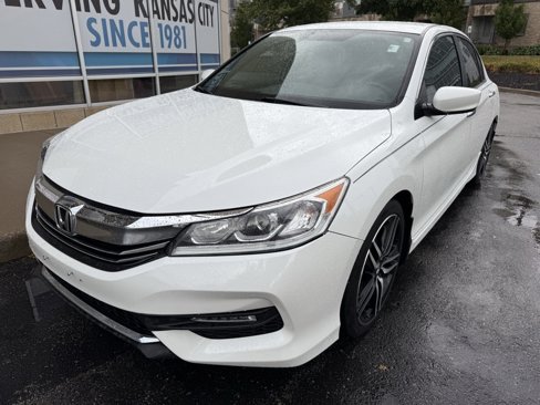 Used 2017 Honda Accord Sport image 7
