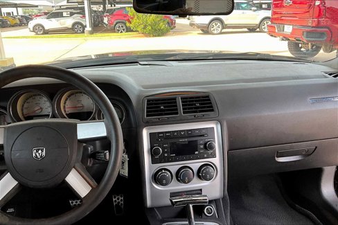 Used 2009 Dodge Challenger SE image 7
