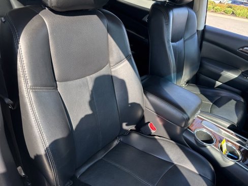 Used 2016 Nissan Pathfinder Platinum image 34