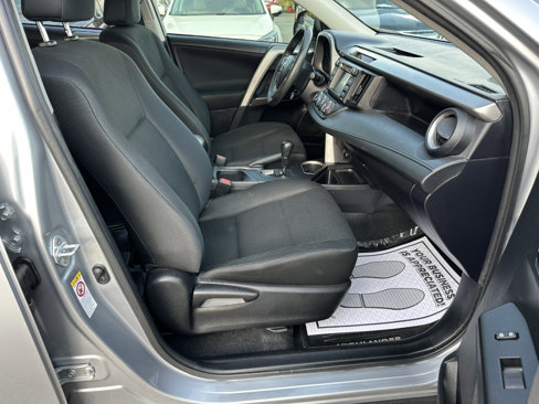 Used 2017 Toyota RAV4 LE image 12
