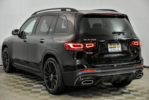 Used 2021 Mercedes-Benz GLB 250 4MATIC image 5