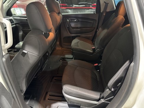 Used 2012 Chevrolet Traverse LT image 26