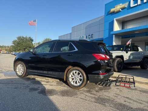 Used 2018 Chevrolet Equinox LT w/ Sun & Infotainment Package image 2