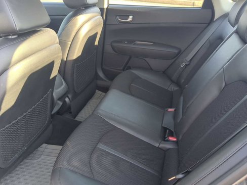 Used 2020 Kia Optima S image 19