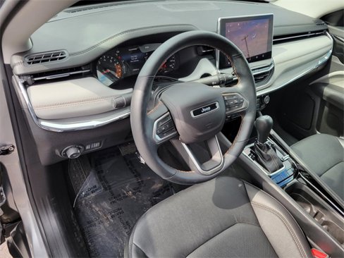 Used 2022 Jeep Compass Limited image 11