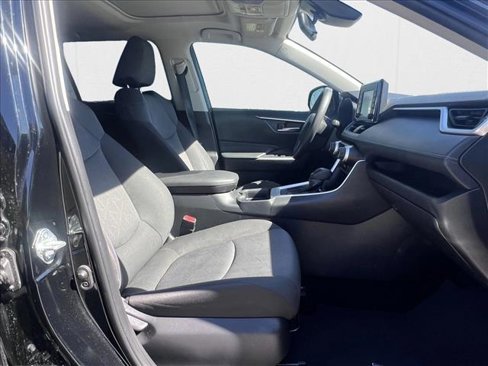 Used 2019 Toyota RAV4 XLE image 21