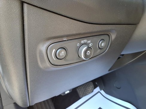Used 2021 Chevrolet Equinox LT image 18