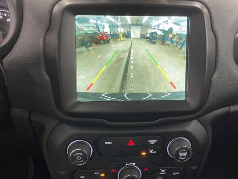 Used 2022 Jeep Renegade Limited w/ Sun, Sound & Wheels Group image 21