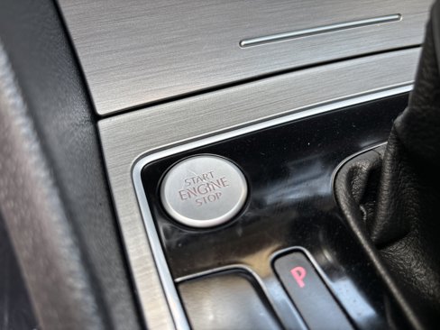 Used 2014 Volkswagen Passat TDI SE image 25