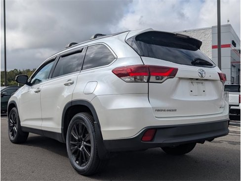Used 2019 Toyota Highlander SE image 5