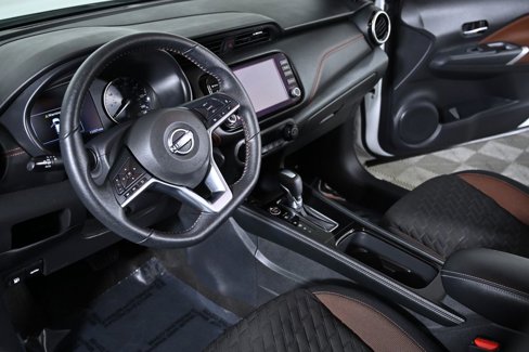 Used 2023 Nissan Kicks SR image 12