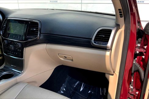 Used 2020 Jeep Grand Cherokee Limited w/ Luxury Group II image 18