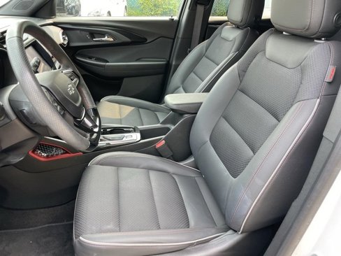 Used 2022 Chevrolet TrailBlazer RS w/ Technology Package image 7
