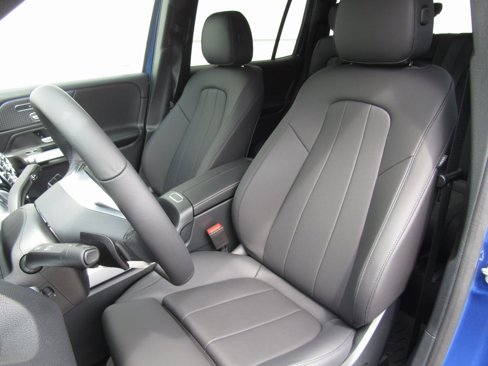 New 2025 Mercedes-Benz GLB 250 4MATIC image 11