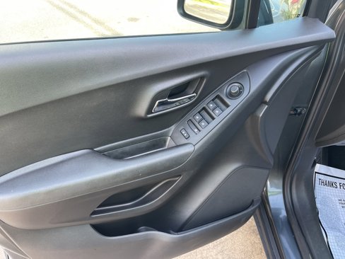 Used 2019 Chevrolet Trax LS w/ Tint and Cruise Package image 7