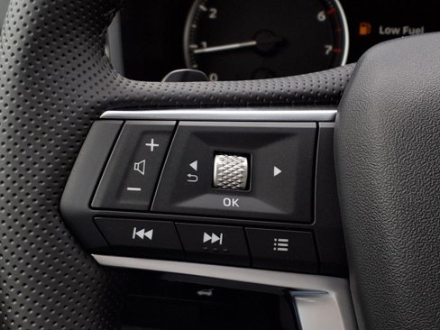 New 2025 Mitsubishi Outlander SE image 12