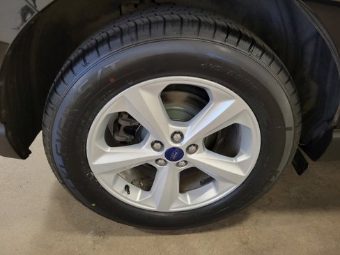 Used 2017 Ford Edge SE image 32
