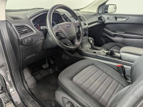 Used 2018 Ford Edge SE image 16