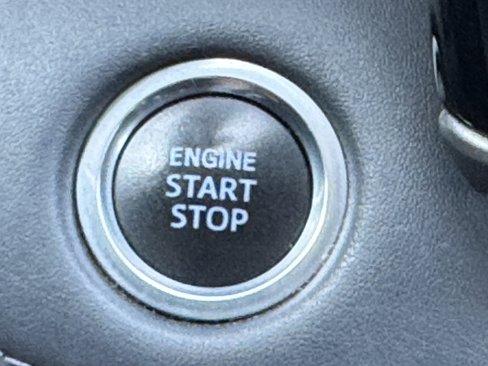 Used 2020 Toyota Highlander XLE image 24