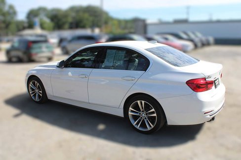 Used 2018 BMW 330i xDrive Sedan w/ Premium Package image 12