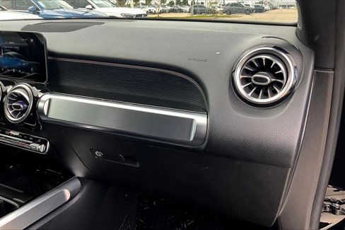 Used 2020 Mercedes-Benz GLB 250 image 16
