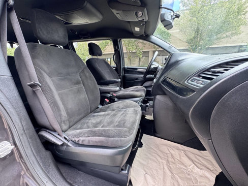 Used 2018 Dodge Grand Caravan SE image 19