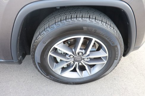 Used 2020 Jeep Grand Cherokee Laredo w/ Laredo X Package image 23