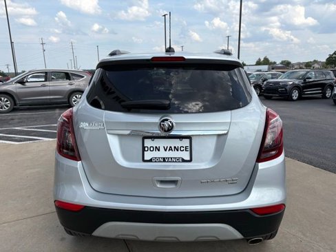 Used 2022 Buick Encore Preferred image 5