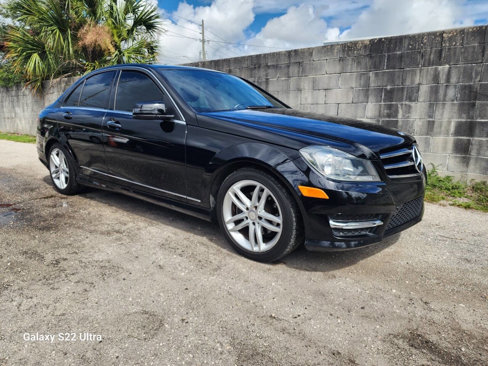 Used 2014 Mercedes-Benz C 250 Sedan w/ Multimedia Package image 4