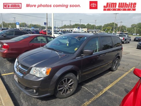 Used 2017 Dodge Grand Caravan SXT image 1