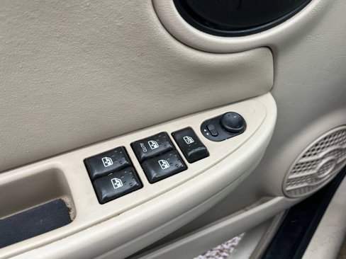 Used 2003 Saturn ION Level 3 image 25