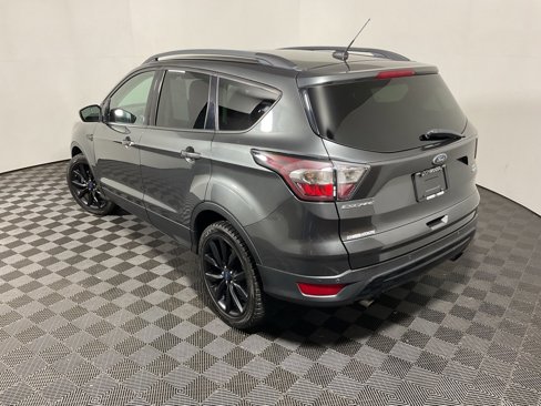 Used 2017 Ford Escape SE w/ Equipment Group 201A image 10