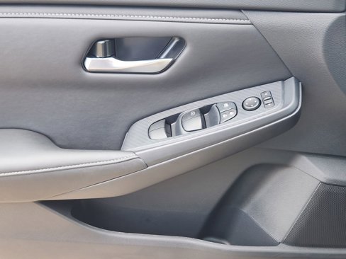 New 2025 Nissan Sentra SV image 18