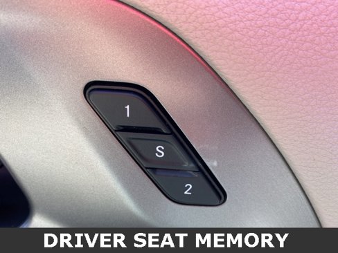 Used 2021 Chrysler Pacifica Touring-L image 15